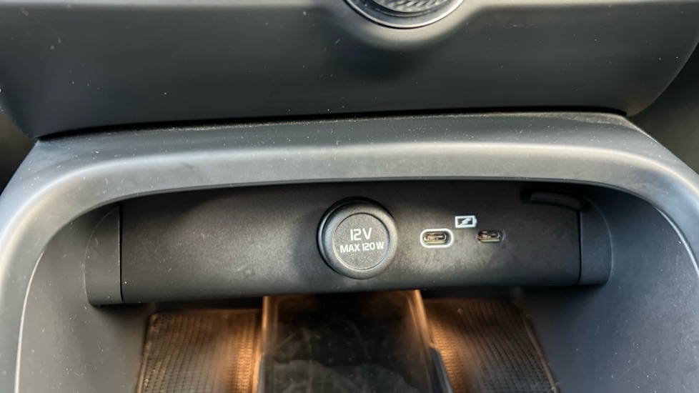 Used Volvo XC40 2024 for sale - 76602829: Photo 46