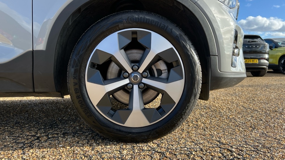 Used Volvo XC40 2025 for sale - 76901272: Photo 16