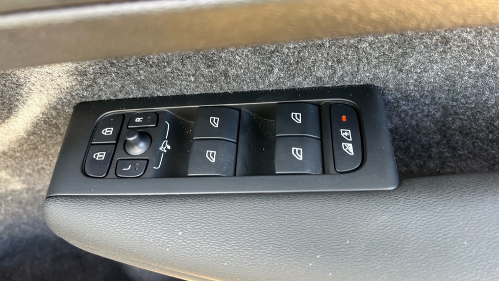 Used Volvo XC40 2025 for sale - 76901272: Photo 33