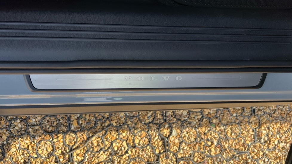 Used Volvo XC40 2025 for sale - 76901272: Photo 43