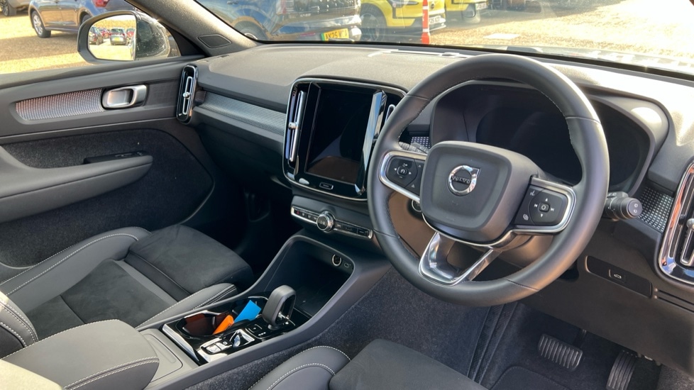 Used Volvo XC40 2025 for sale - 76901272: Photo 5