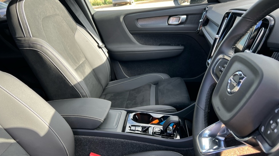 Used Volvo XC40 2025 for sale - 76901272: Photo 9