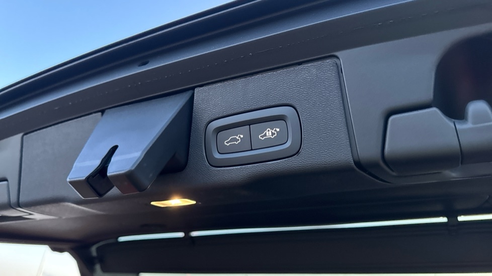 Used Volvo XC60 2025 for sale - 76874460: Photo 28