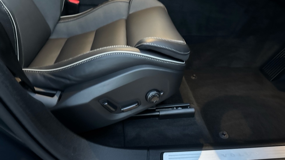 Used Volvo XC60 2025 for sale - 76874460: Photo 32