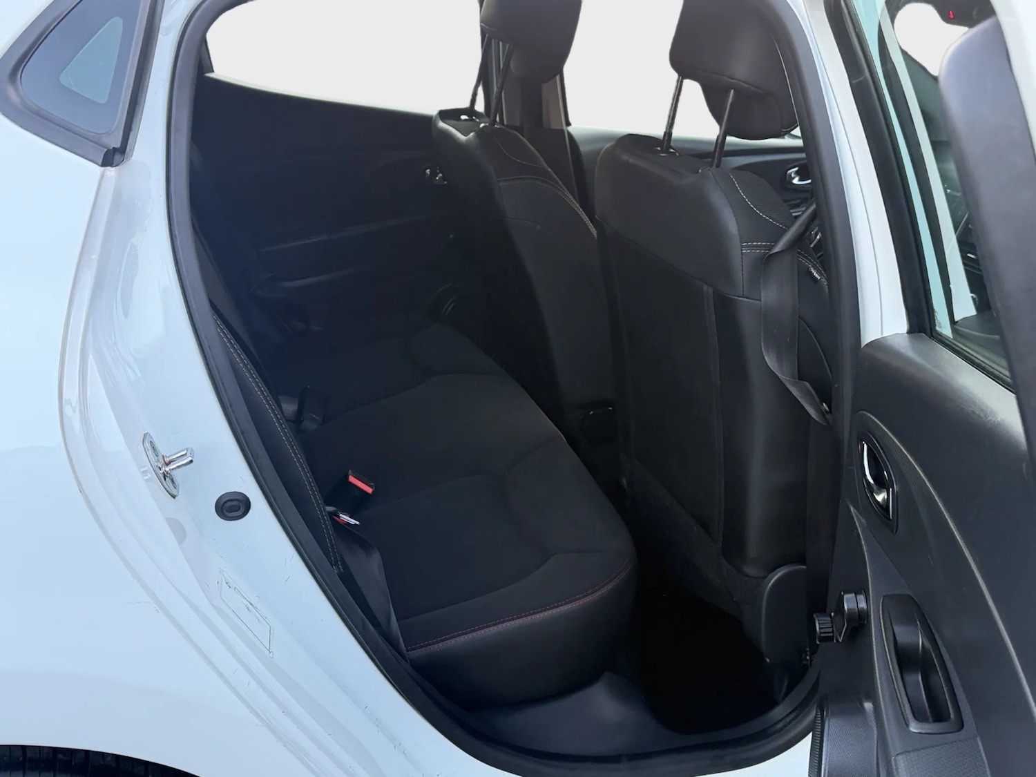 Used Renault Clio 2015 for sale - 77750469: Photo 10