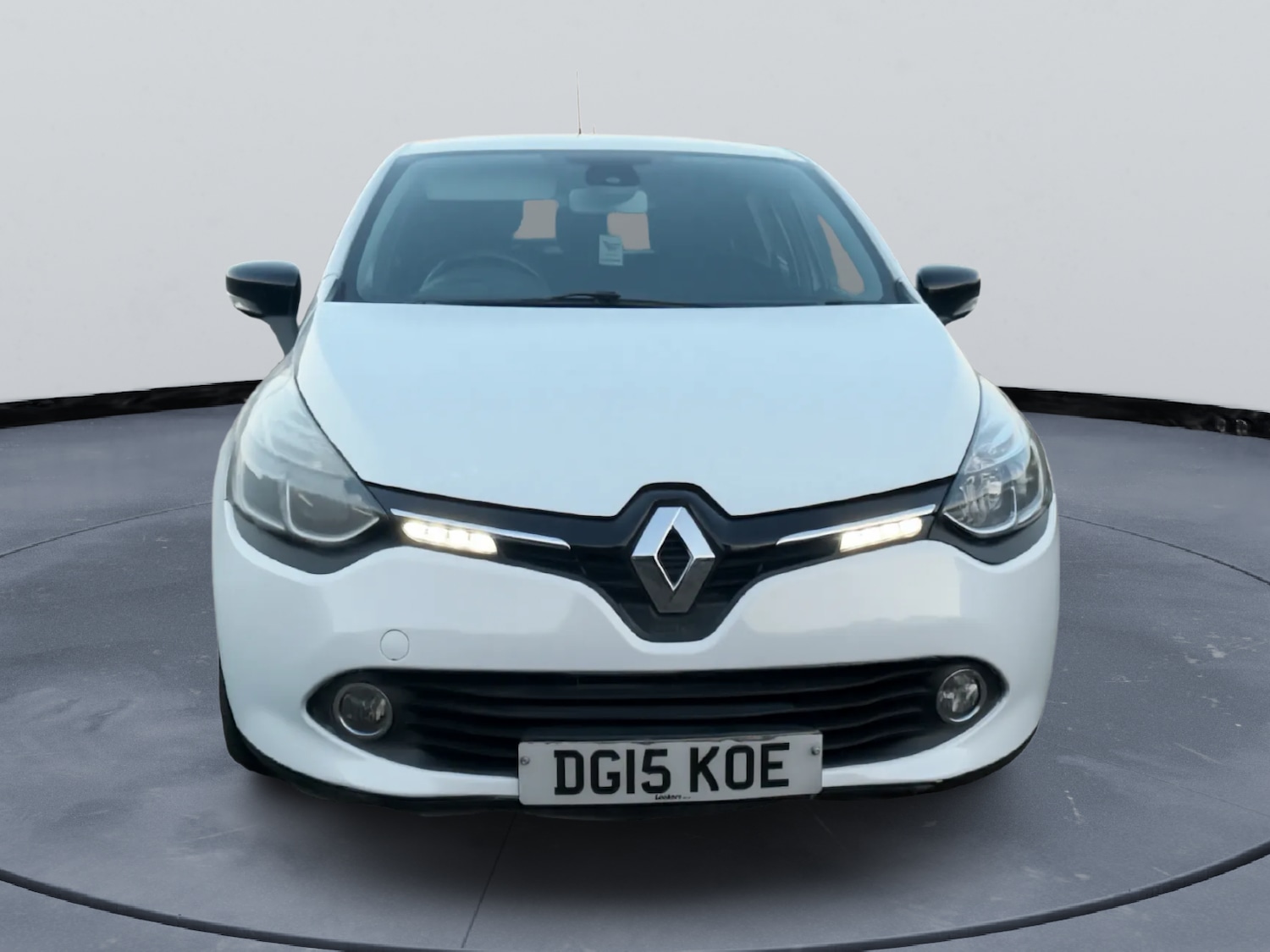 Used Renault Clio 2015 for sale - 77750469: Photo 2