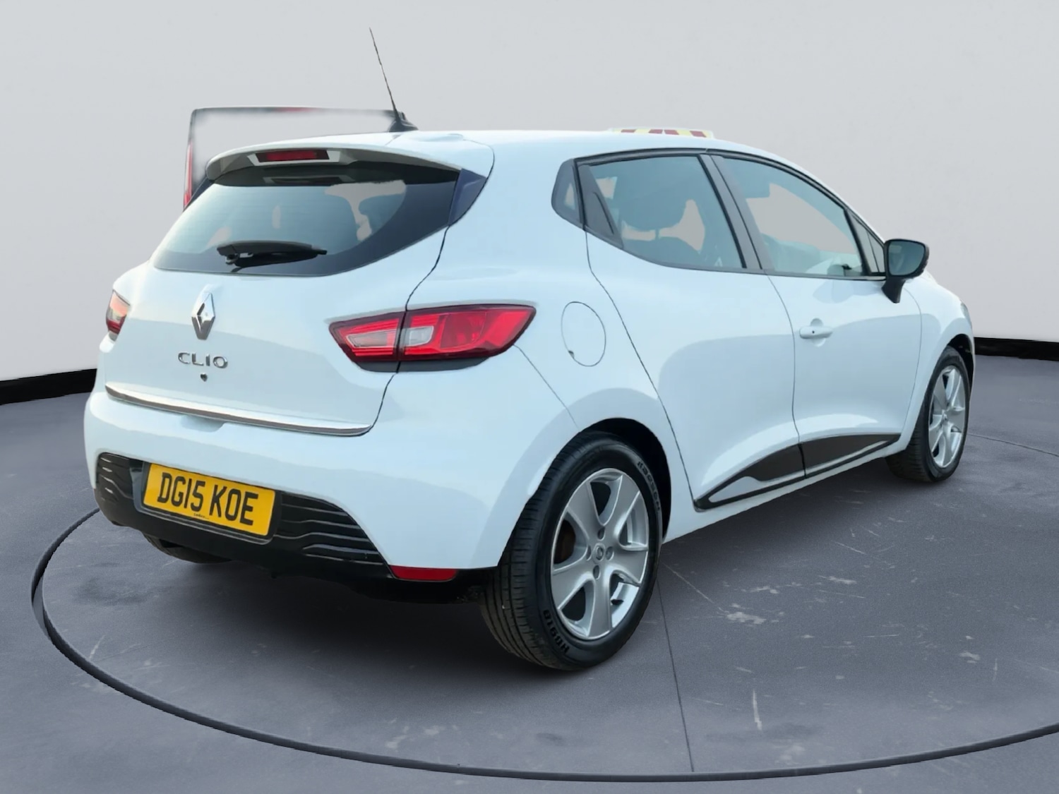 Used Renault Clio 2015 for sale - 77750469: Photo 4
