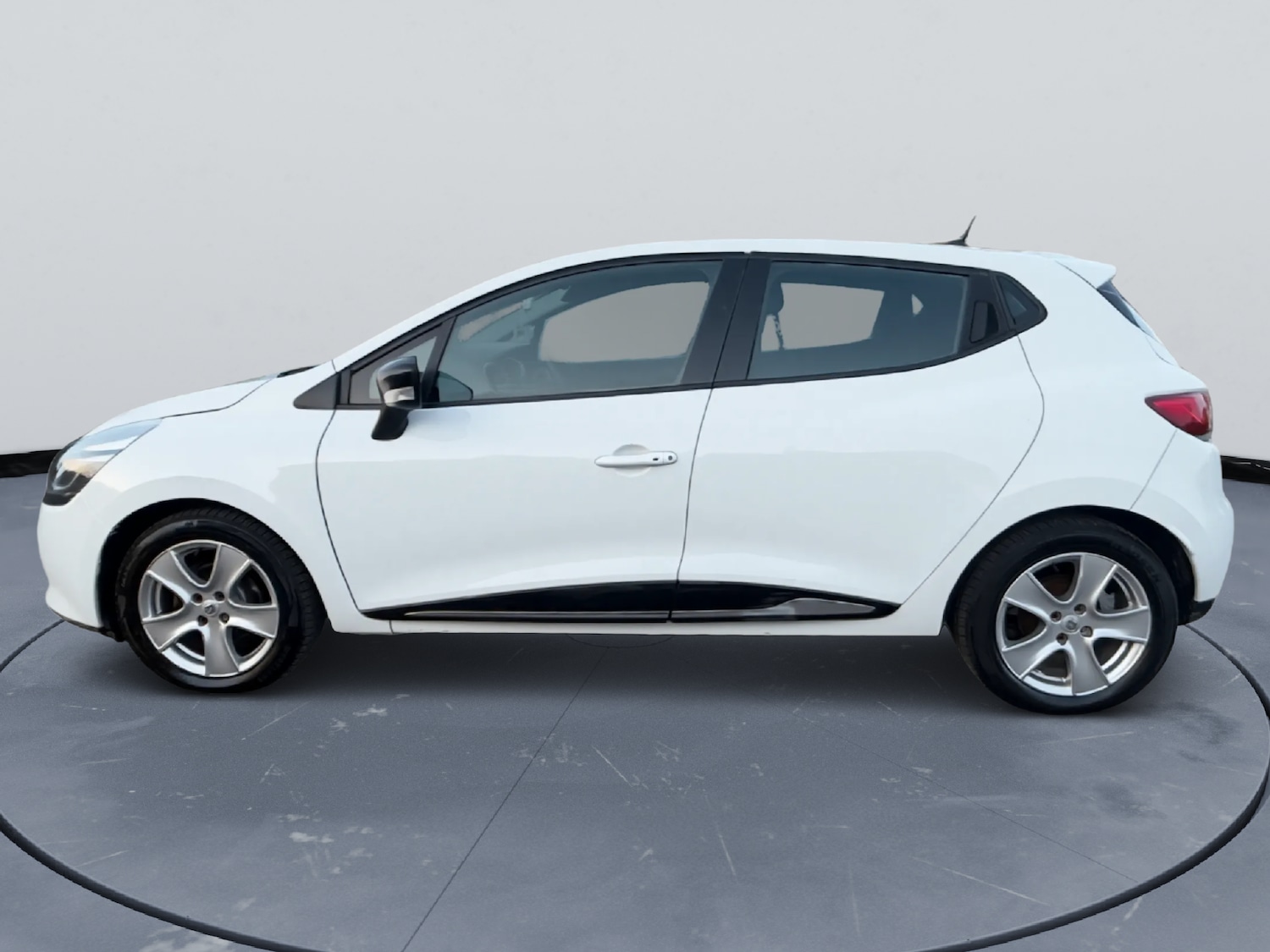 Used Renault Clio 2015 for sale - 77750469: Photo 7