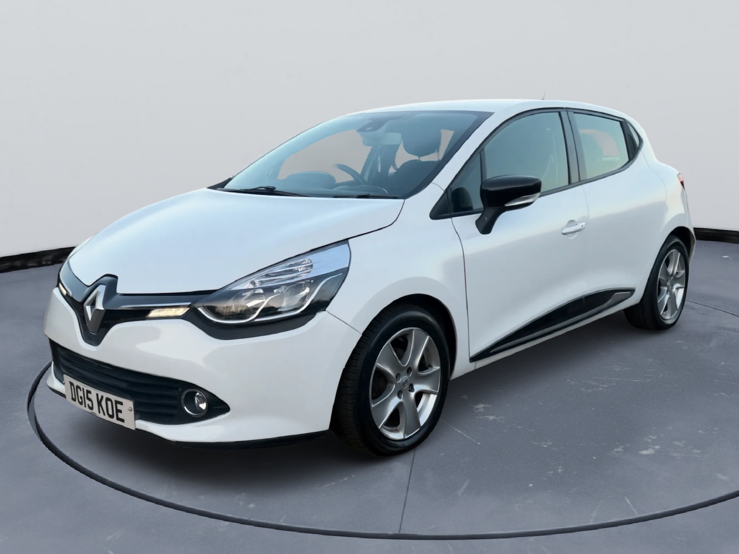 Used Renault Clio 2015 for sale - 77750469: Photo 8
