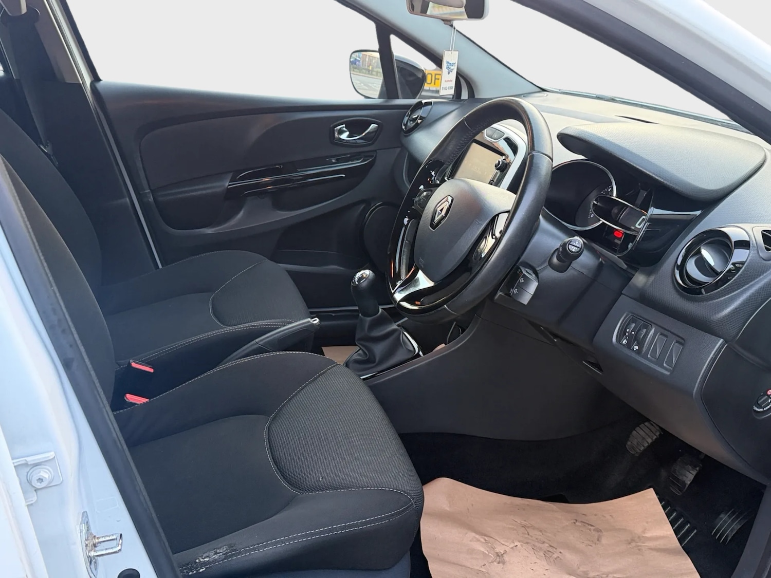 Used Renault Clio 2015 for sale - 77750469: Photo 9