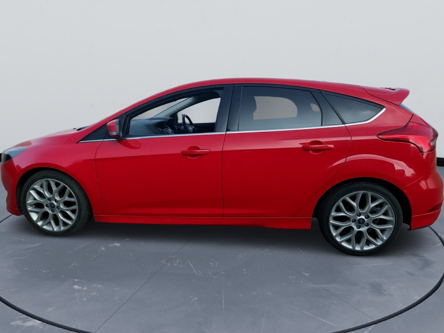 Used Ford Focus 2015 for sale - 77980837: Photo 2