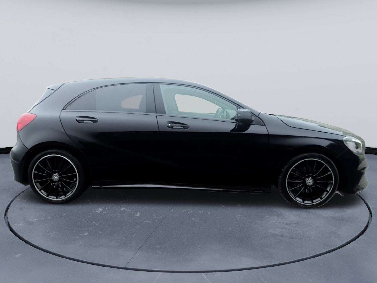 Used Mercedes-Benz A-Class 2016 for sale - 77617173: Photo 8