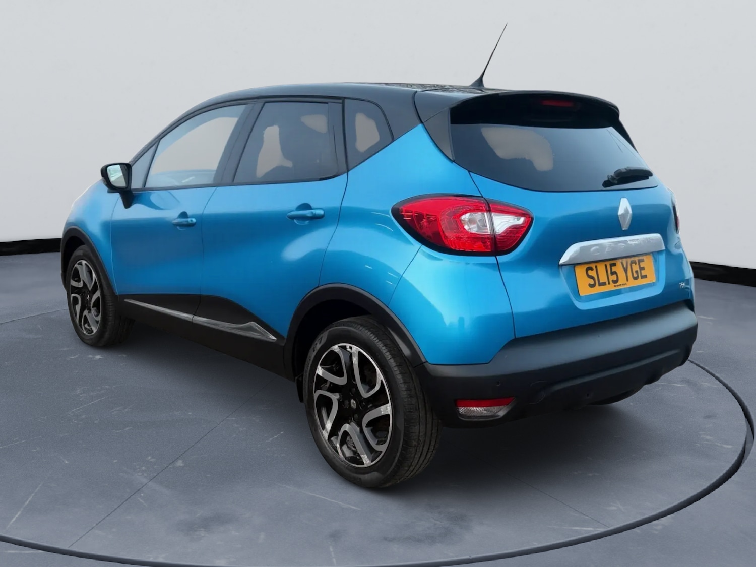 Used Renault Captur 2015 for sale - 77982007: Photo 3