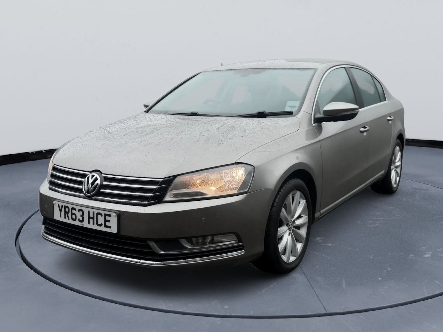 Used Volkswagen Passat 2013 for sale - 77888392: Photo 1