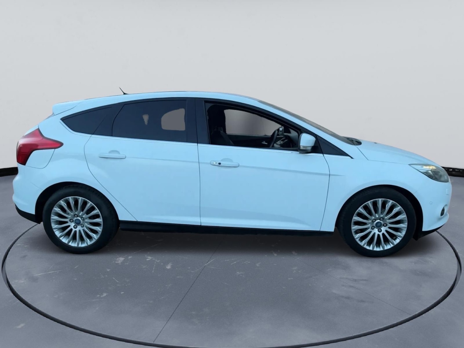Used Ford Focus 2011 for sale - 77864942: Photo 4