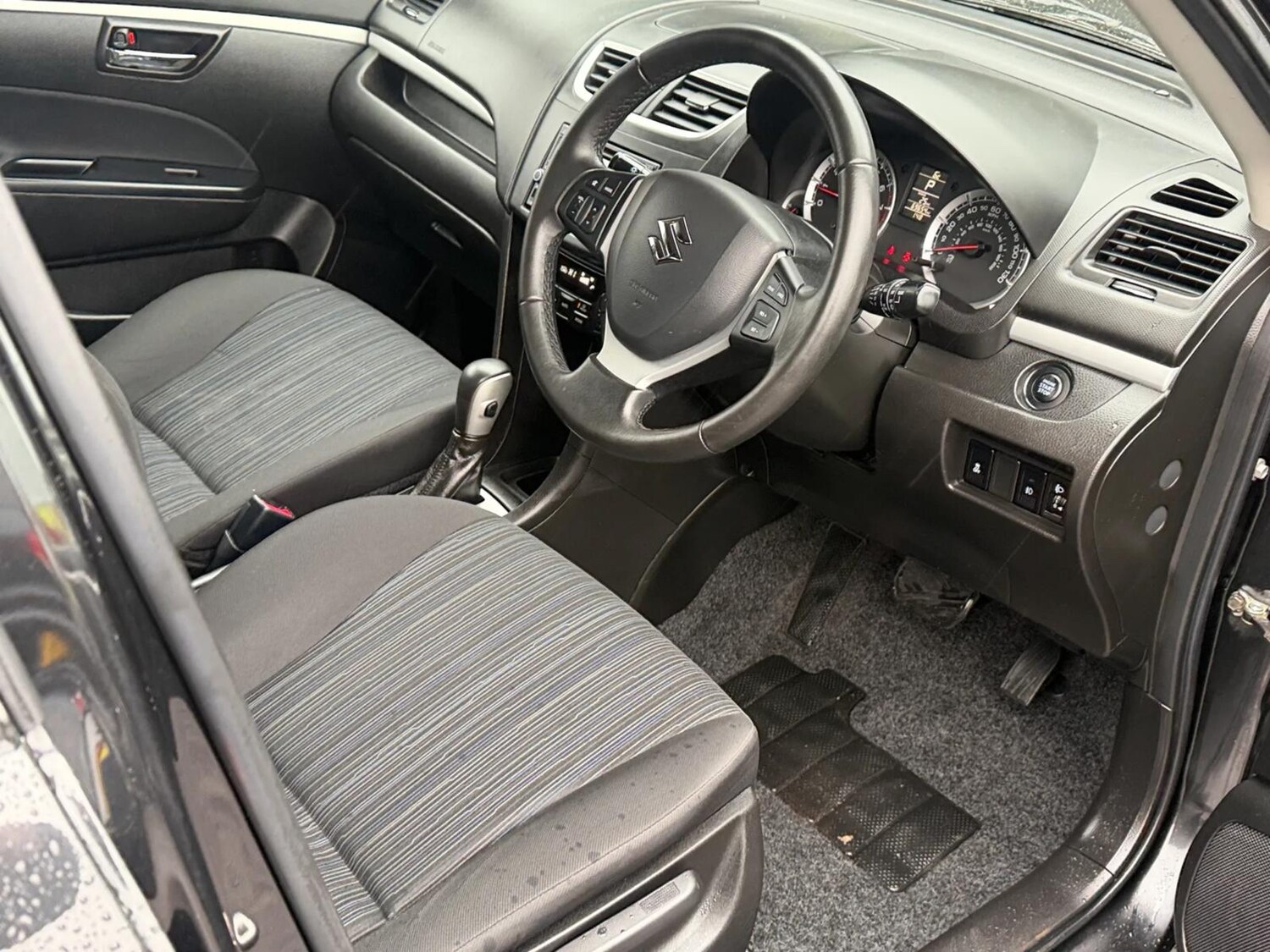 Used Suzuki Swift 2015 for sale - 77578559: Photo 8