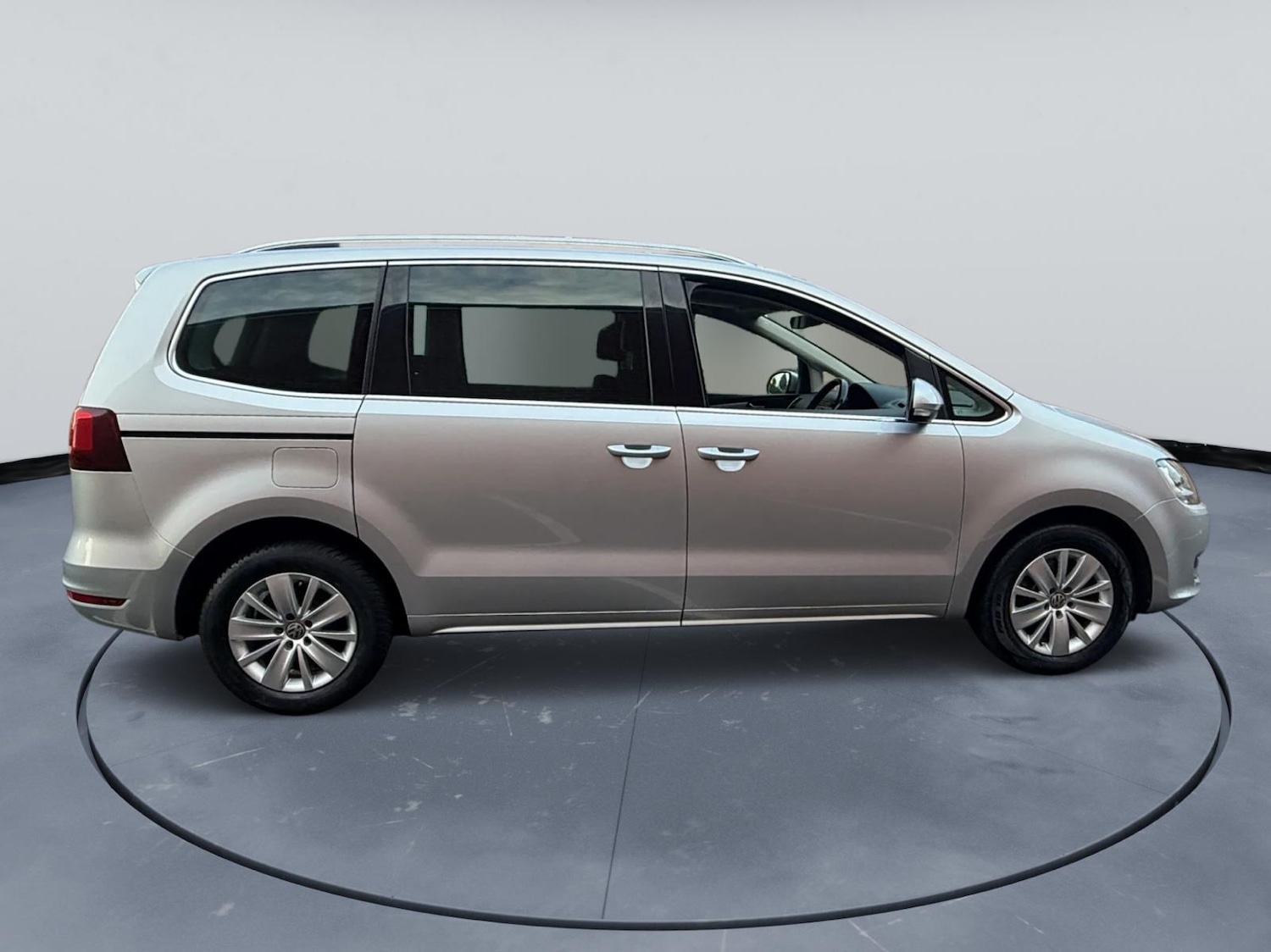 Used Volkswagen Sharan 2016 for sale - 77591819: Photo 8