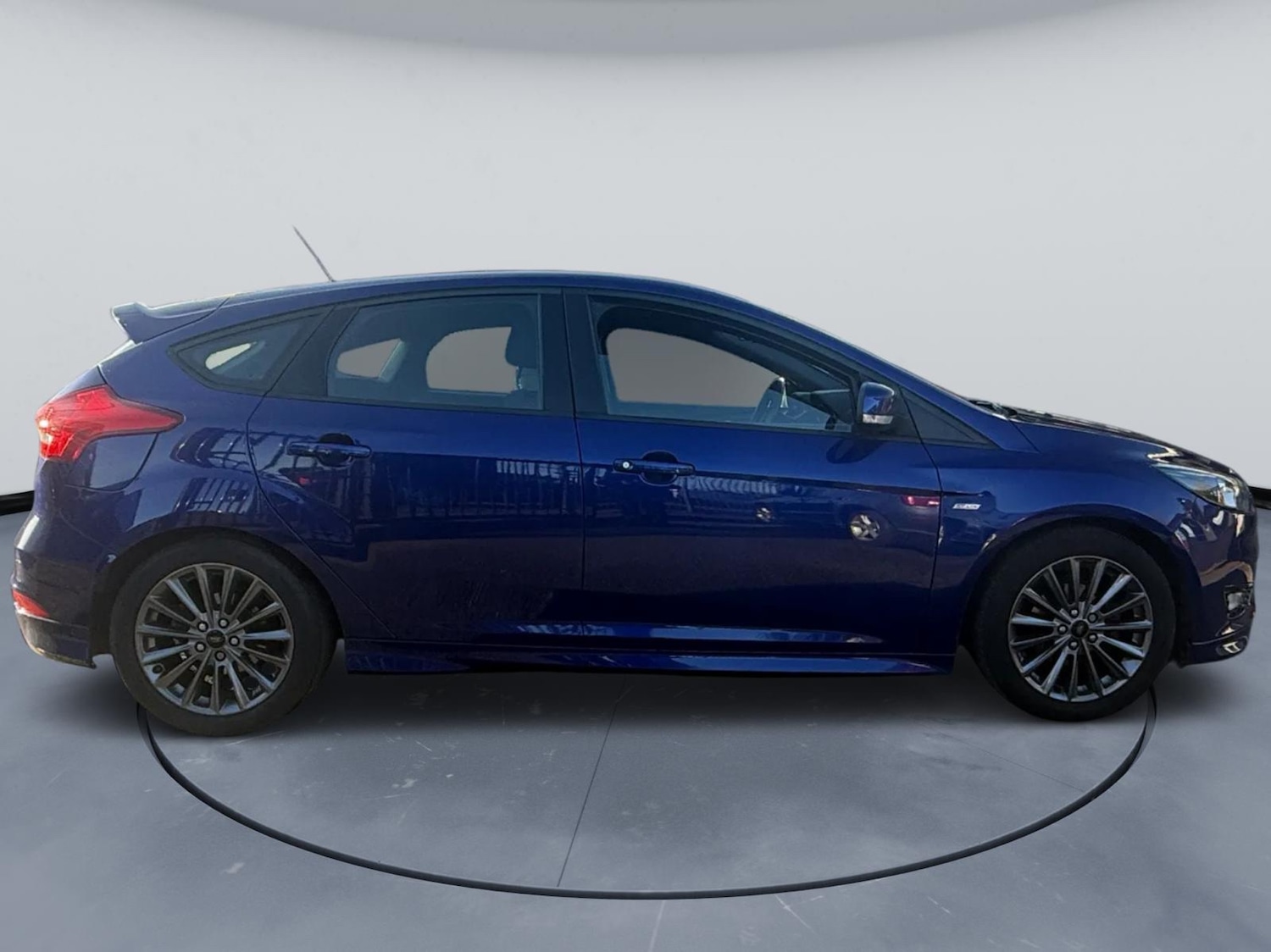 Used Ford Focus 2017 for sale - 77629279: Photo 2