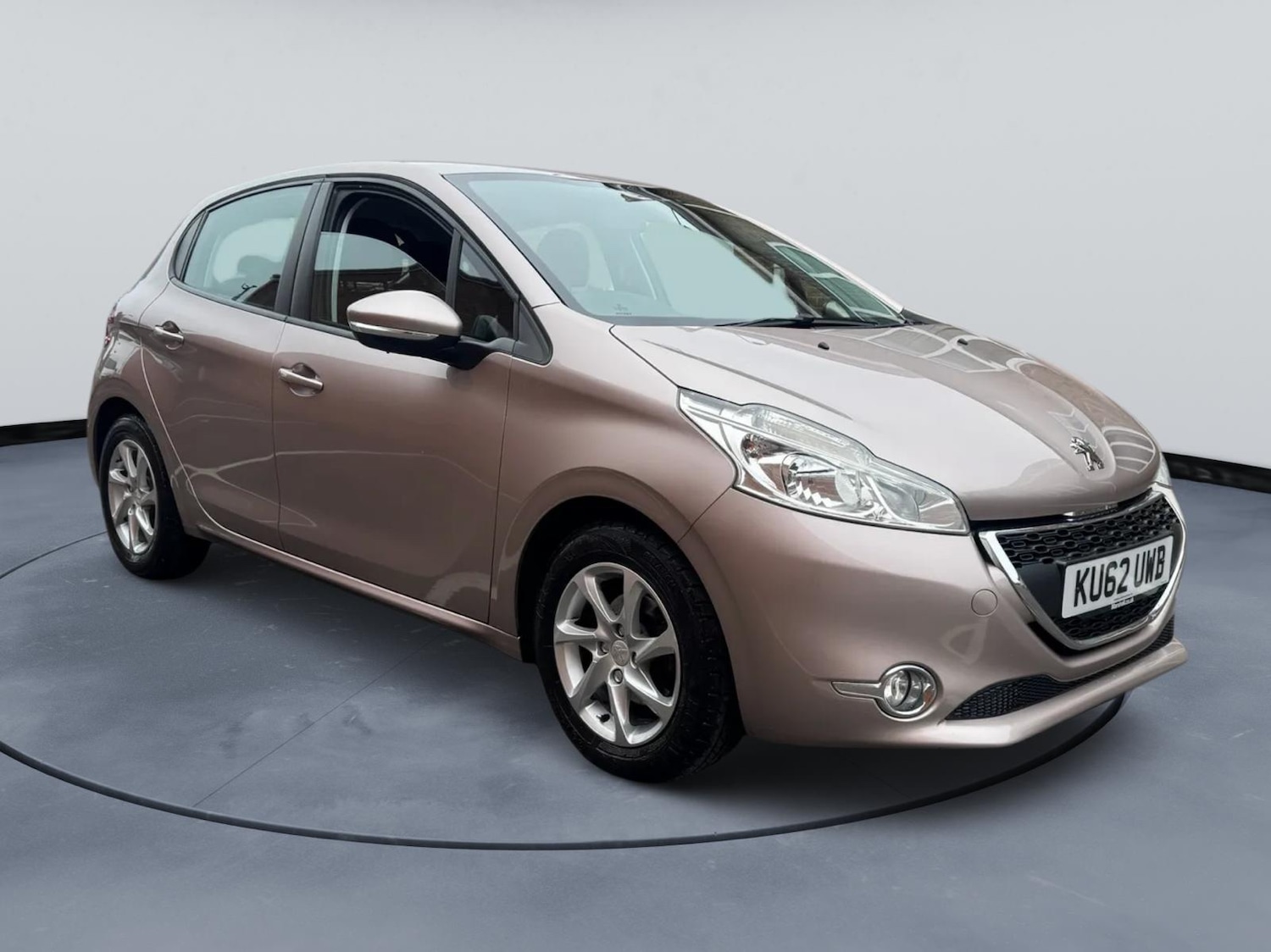Used Peugeot 208 2012 for sale - 77715452: Photo 2