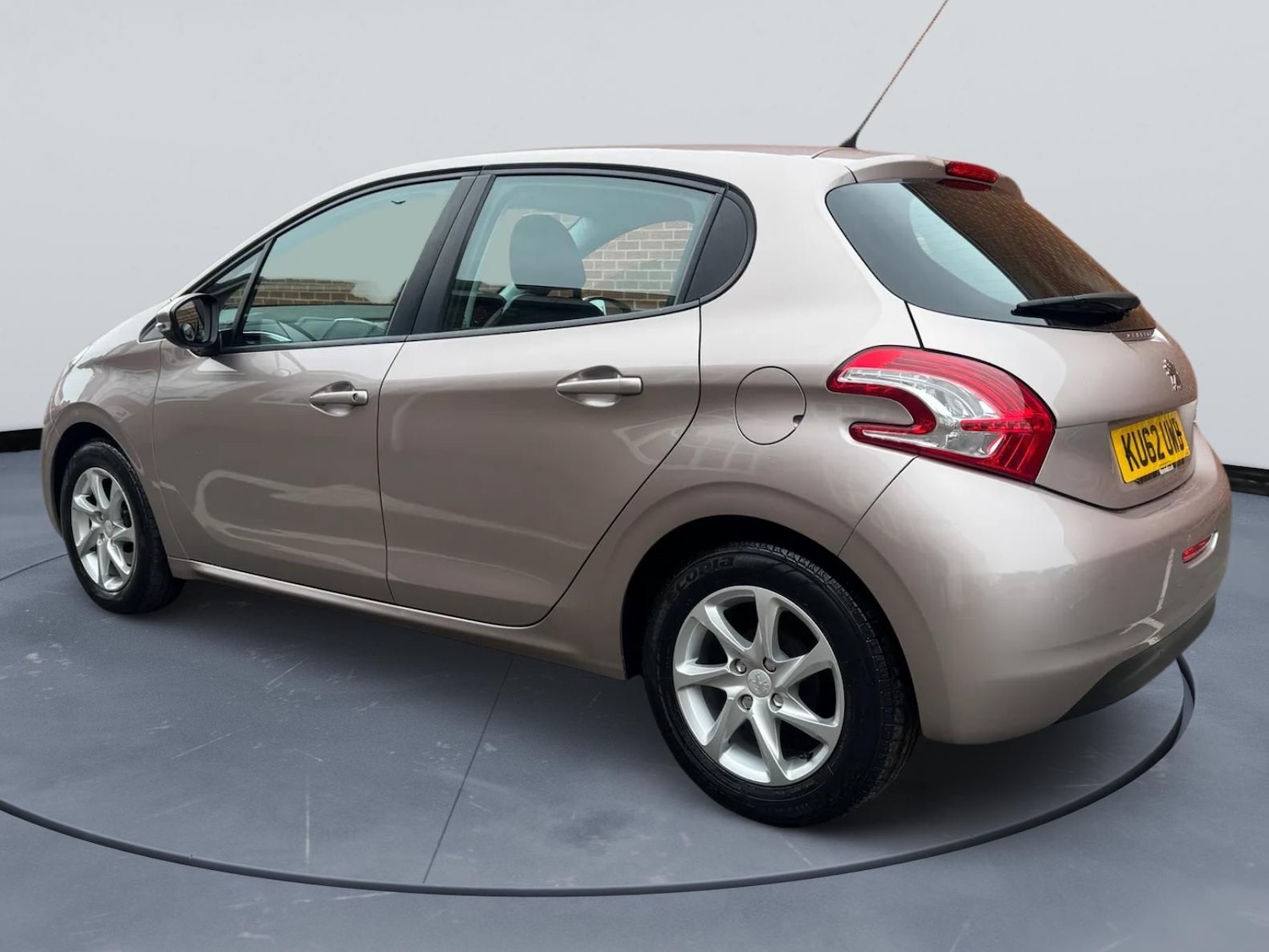 Used Peugeot 208 2012 for sale - 77715452: Photo 4