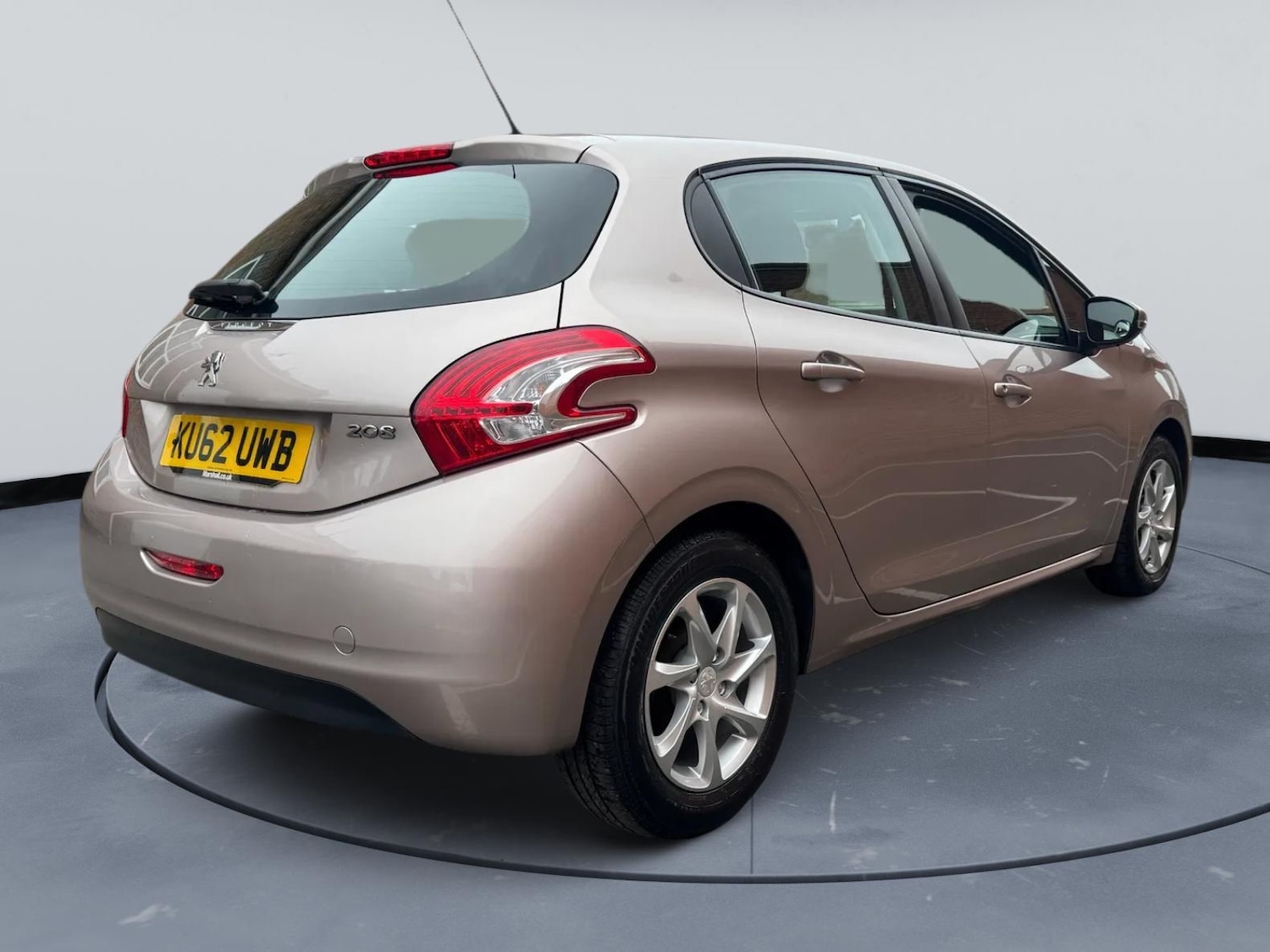 Used Peugeot 208 2012 for sale - 77715452: Photo 6
