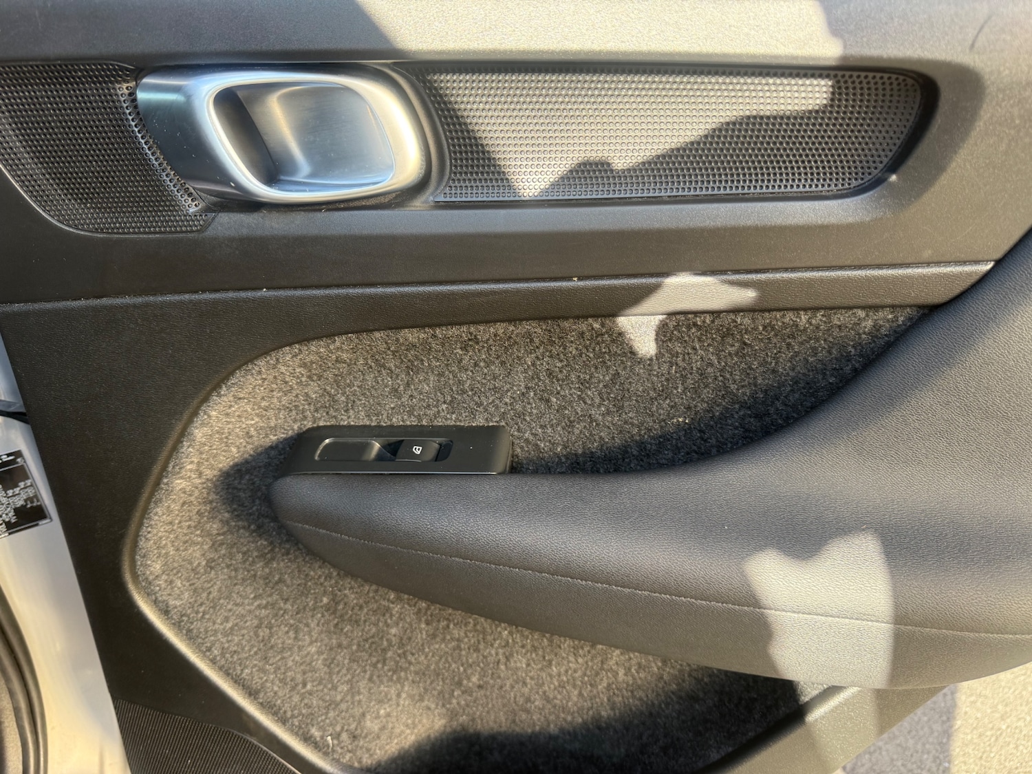 Used Volvo XC40 2023 for sale - 76430837: Photo 15