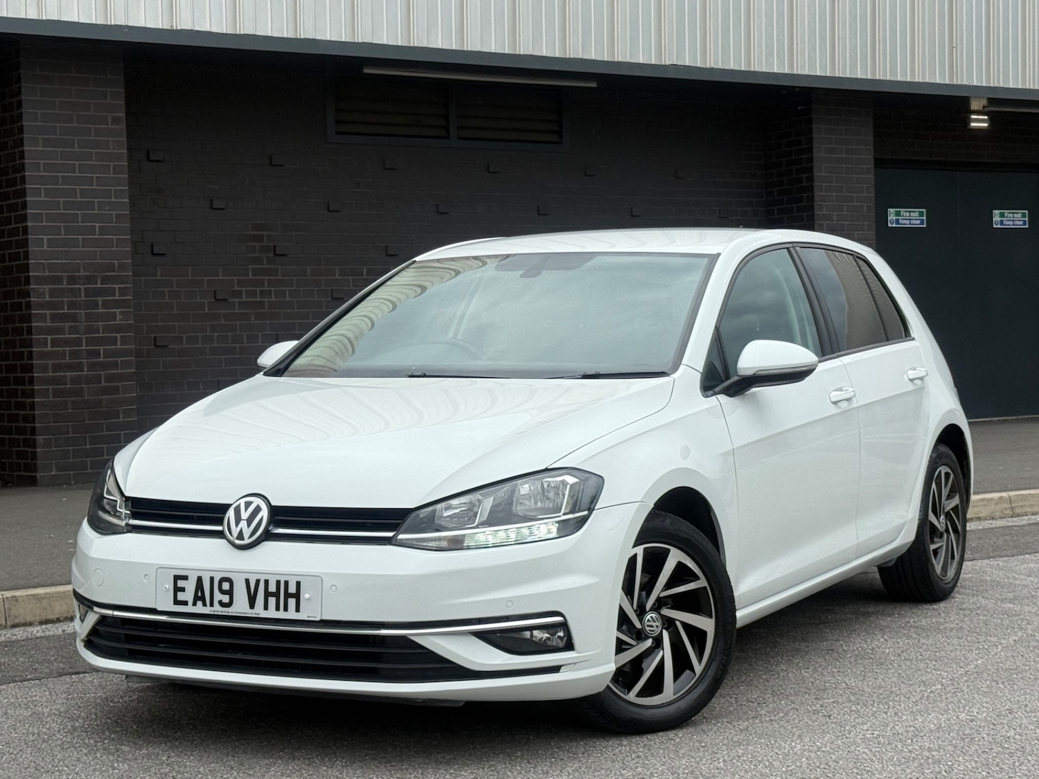 Used Volkswagen Golf 2019 for sale - 77213648: Photo 2