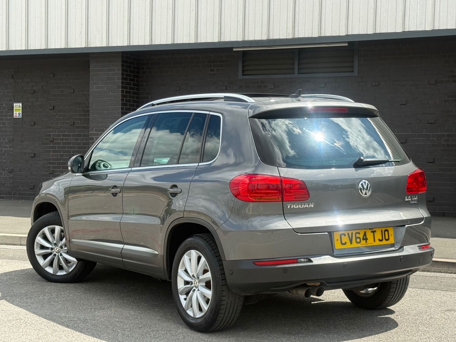 Used Volkswagen Tiguan 2014 for sale - 77058398: Photo 4