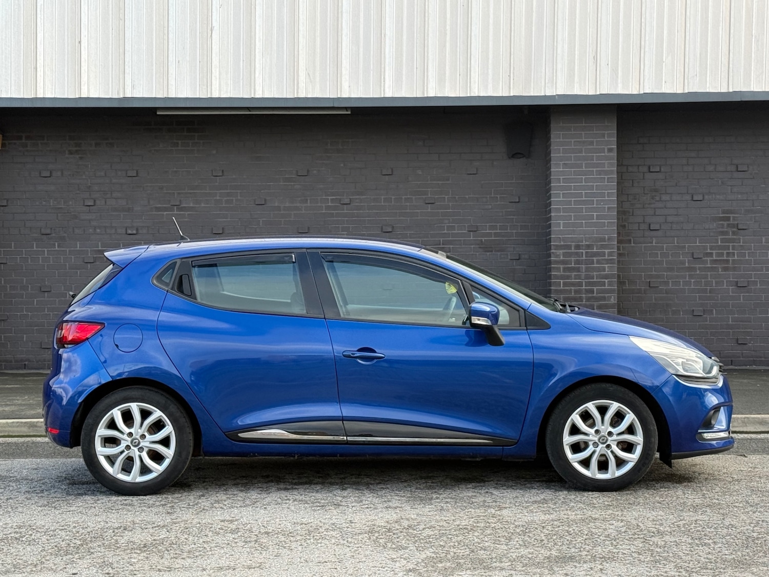 Used Renault Clio 2017 for sale - 77536413: Photo 8