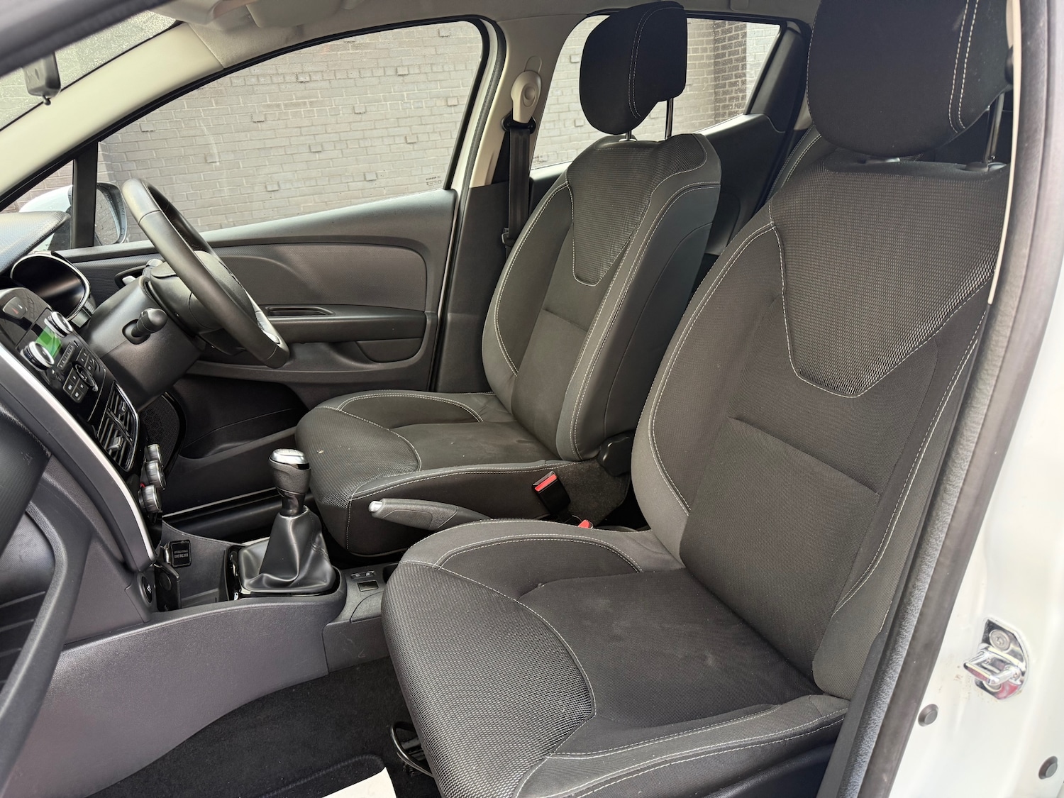 Used Renault Clio 2018 for sale - 77548496: Photo 17