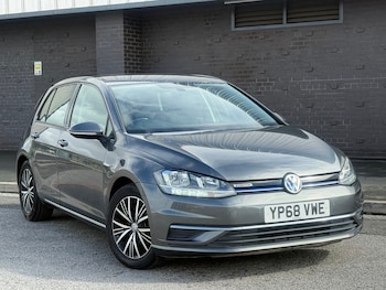 Used Volkswagen Golf 2018 for sale - 78301012: Photo
