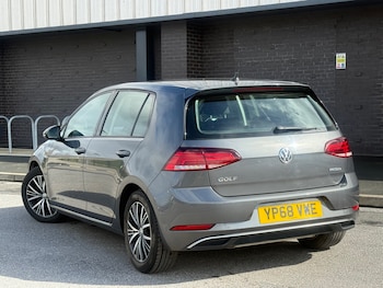 Used Volkswagen Golf 2018 for sale - 78301012: Photo