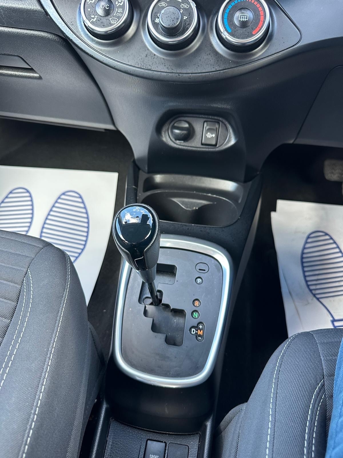 Used Toyota Yaris 2020 for sale - 77012923: Photo 12