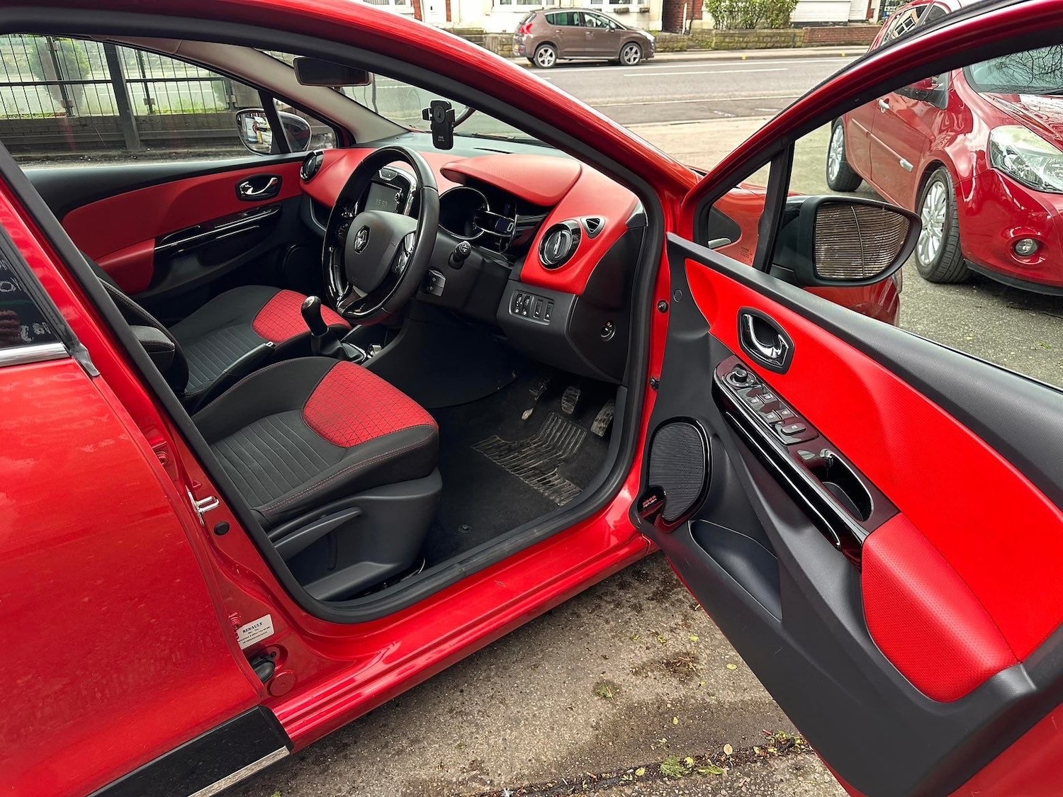 Used Renault Clio 2013 for sale - 77129731: Photo 3