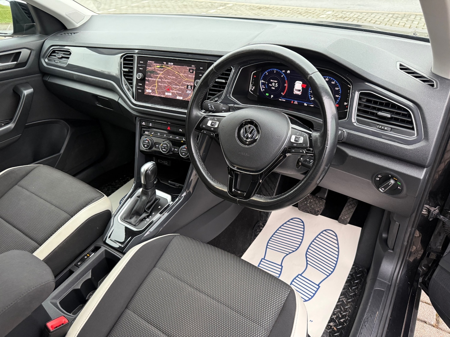 Used Volkswagen T-Roc 2020 for sale - 77963854: Photo 12