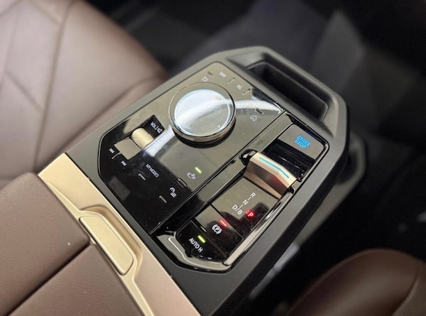 Used BMW iX 2023 for sale - 76249284: Photo 17