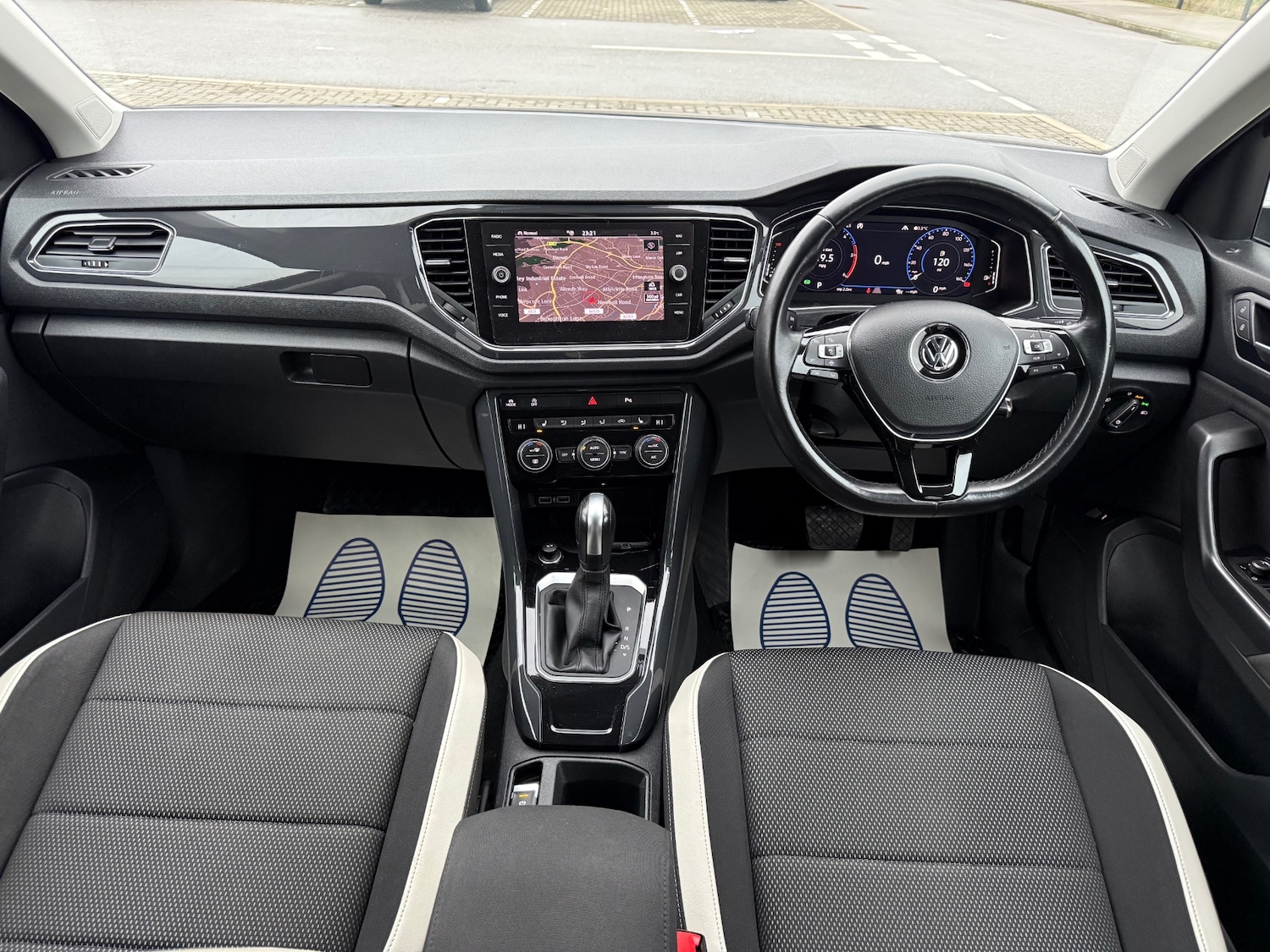 Used Volkswagen T-Roc 2020 for sale - 77453657: Photo 9