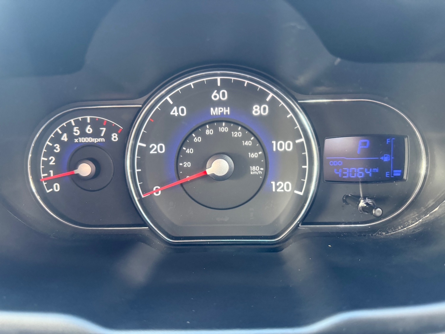 Used Hyundai i10 2013 for sale - 78031912: Photo 10