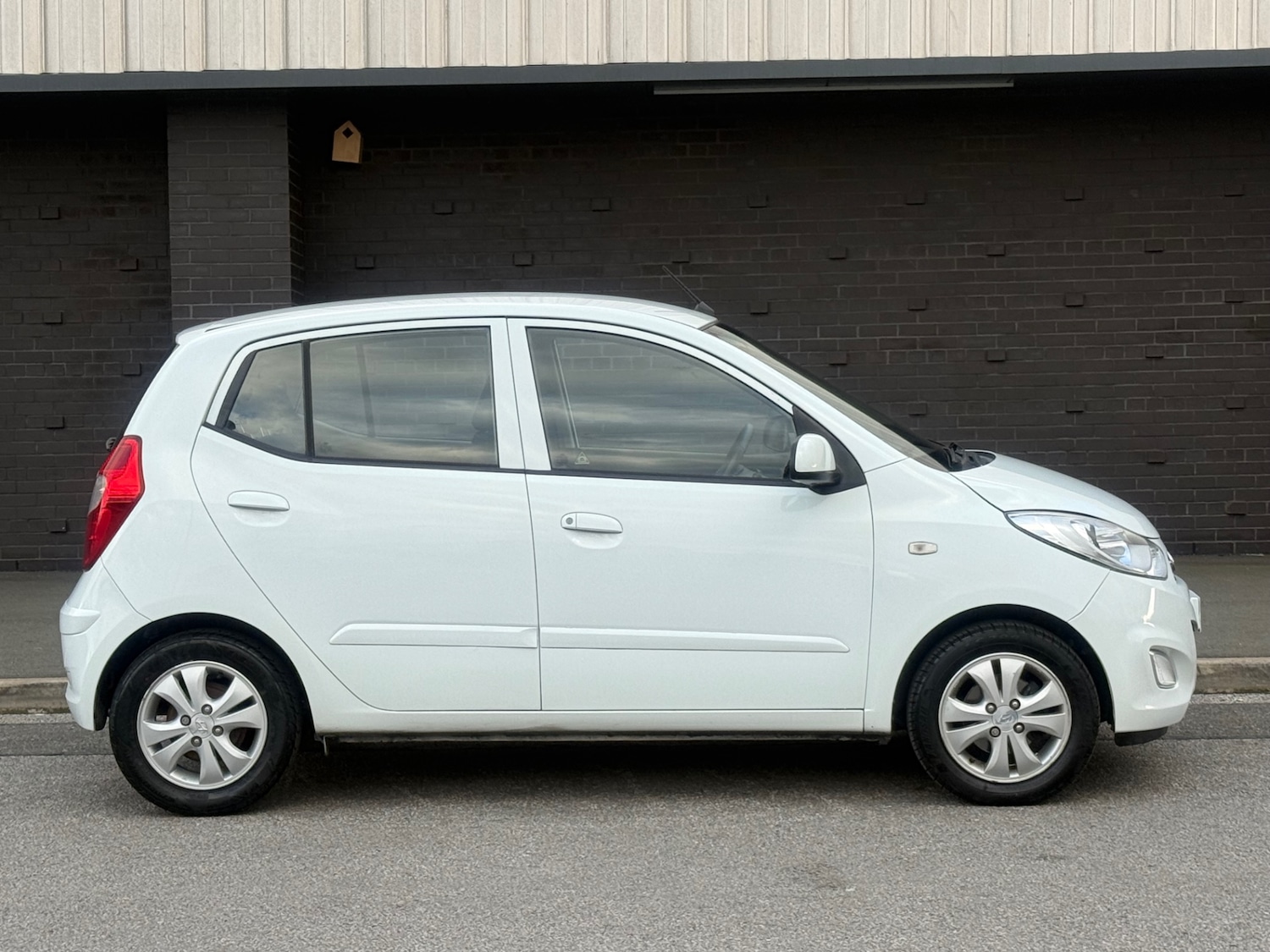 Used Hyundai i10 2013 for sale - 77819977: Photo 8