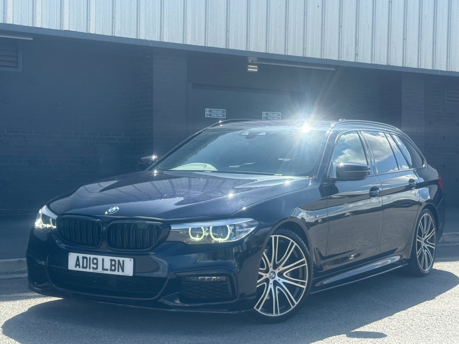 Used BMW 5 Series 2019 for sale - 77668192: Photo 2