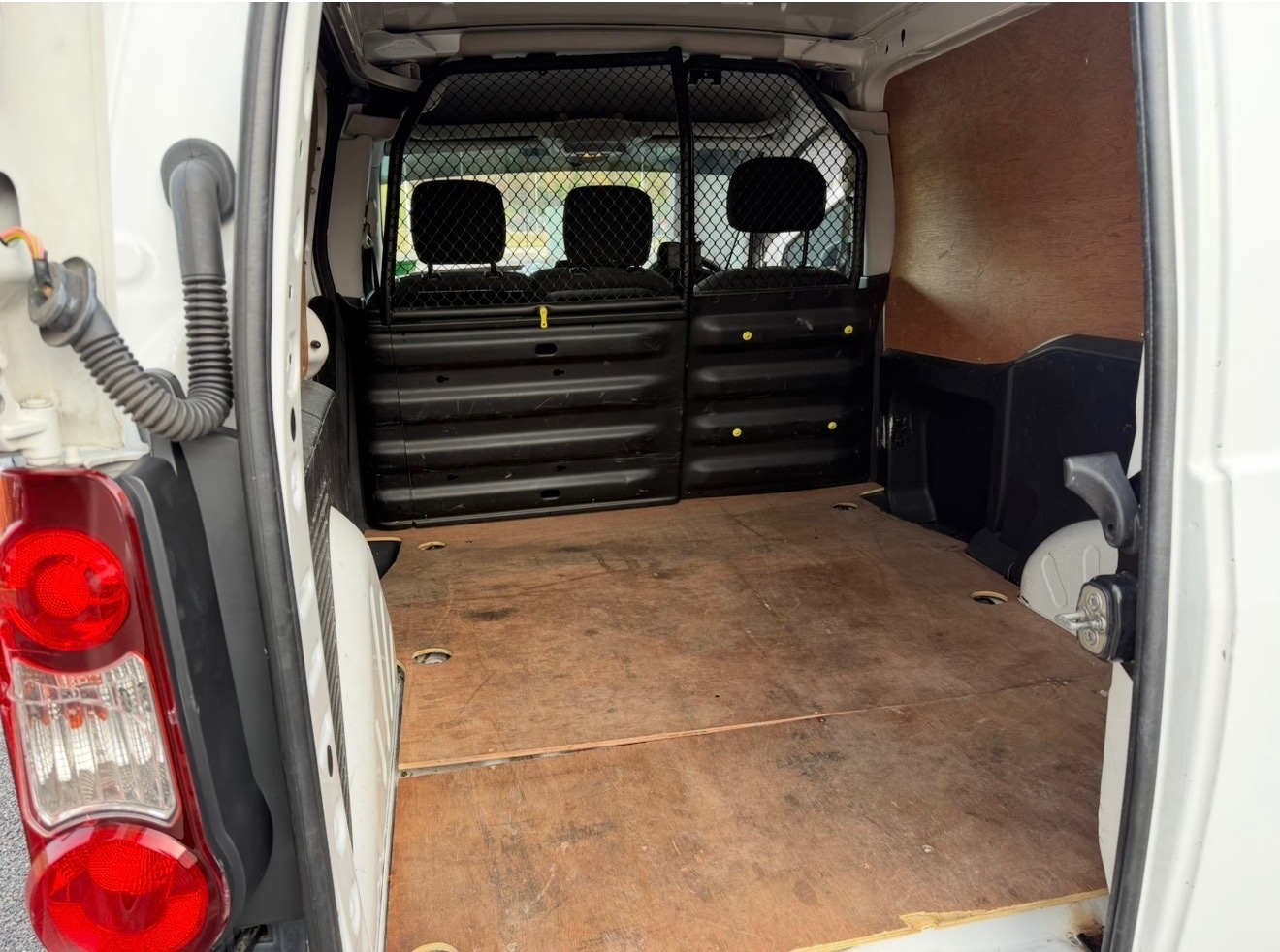 Used Peugeot Partner 2017 for sale - 78071050: Photo 13