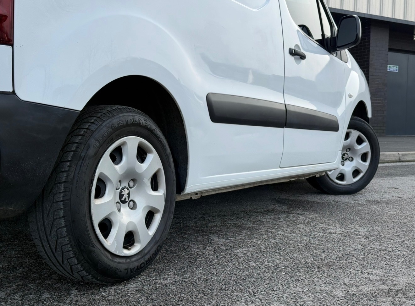 Used Peugeot Partner 2017 for sale - 78071050: Photo 6