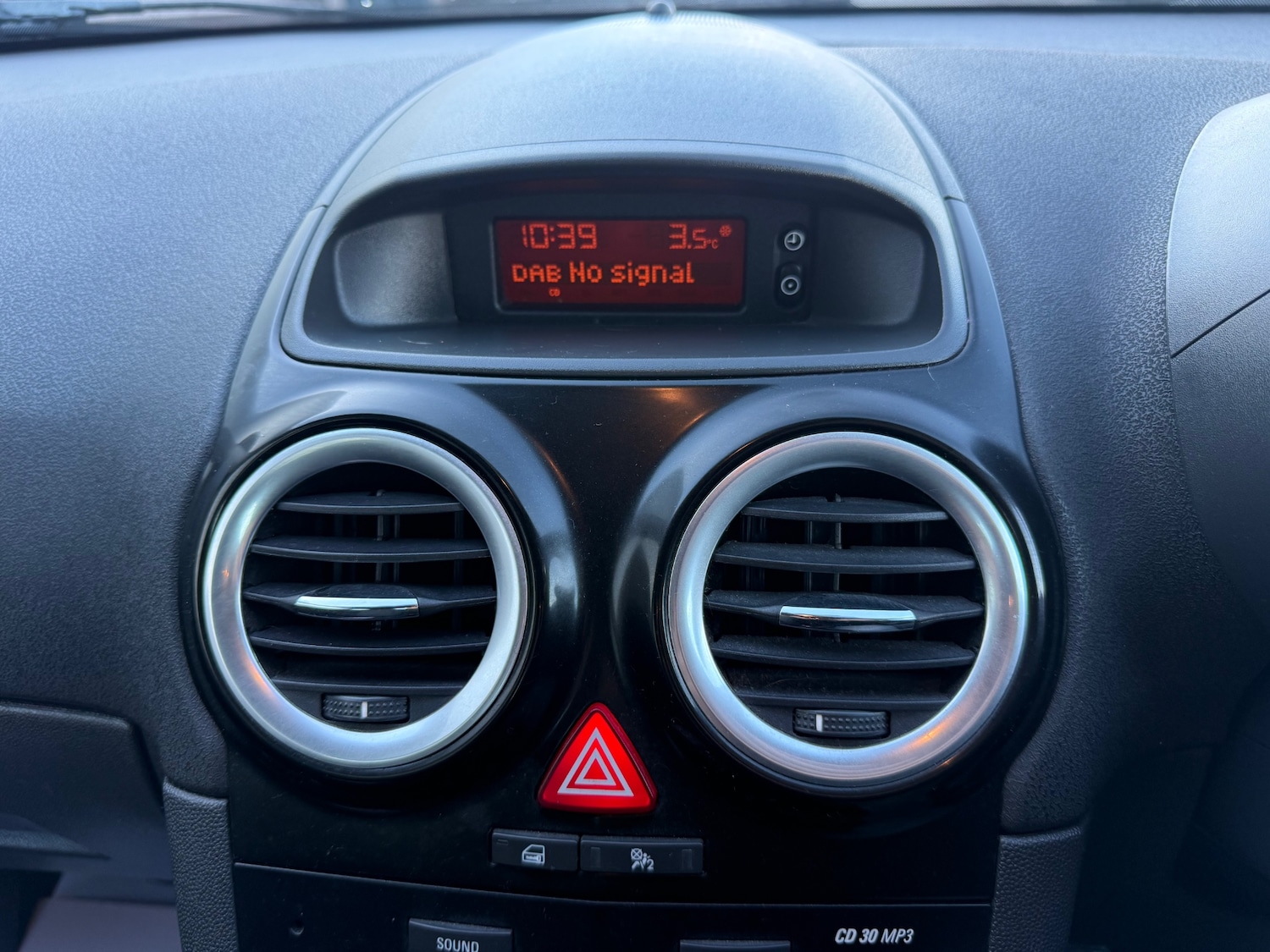 Used Vauxhall Corsa 2013 for sale - 76986724: Photo 11