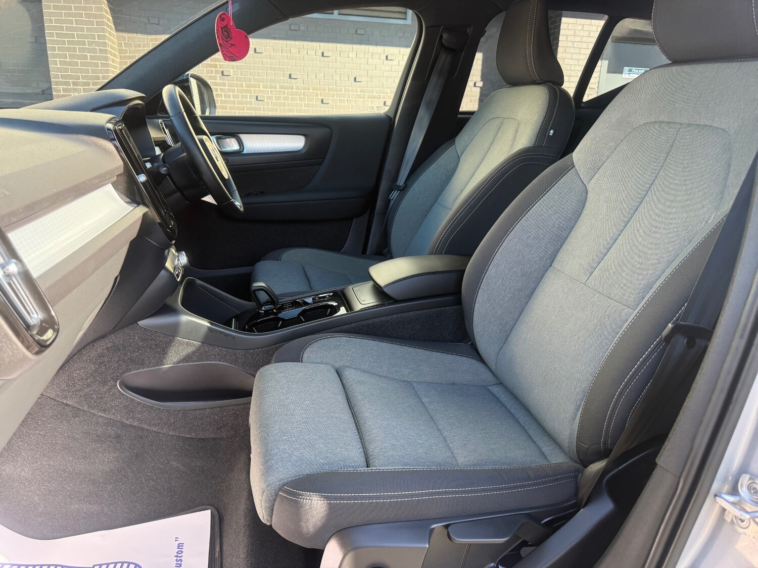 Used Volvo XC40 2023 for sale - 76848564: Photo 33