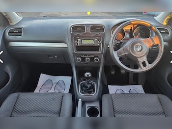 Used Volkswagen Golf 2010 for sale - 77691252: Photo