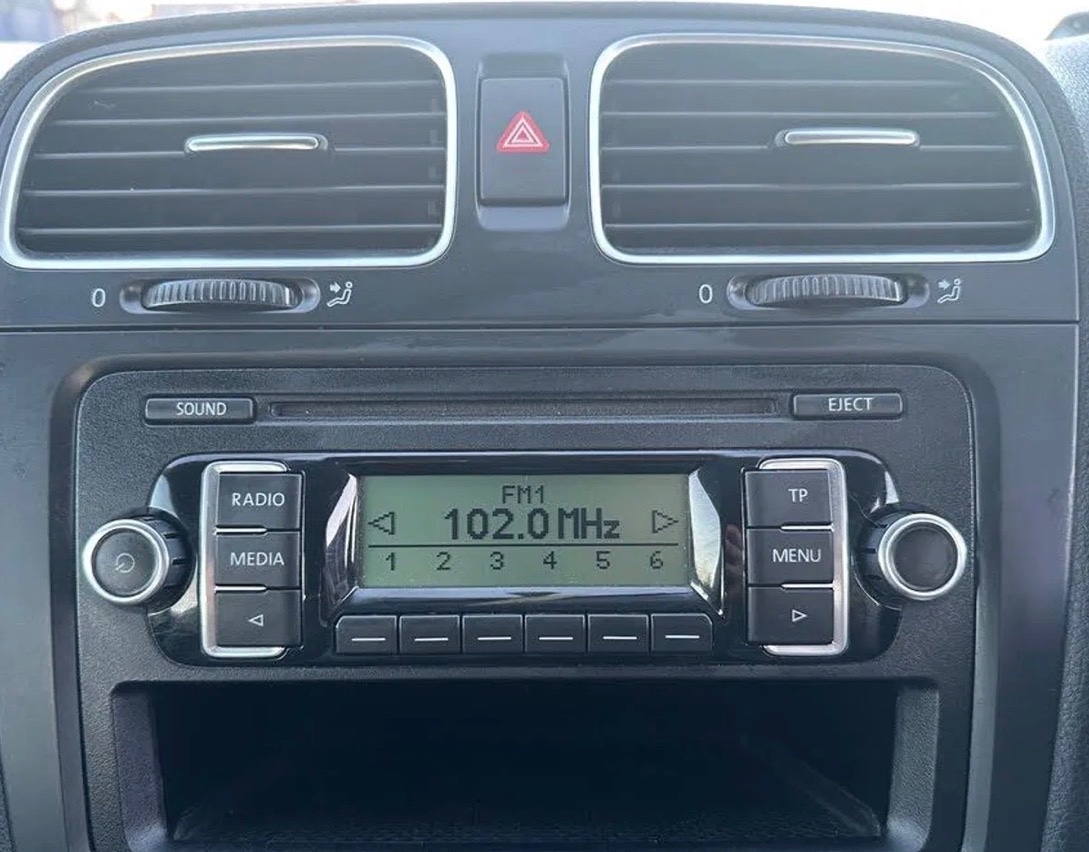 Used Volkswagen Golf 2010 for sale - 77691252: Photo 5