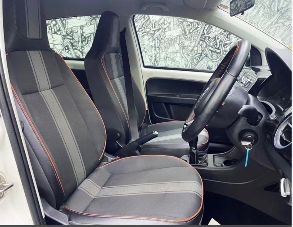 Used Volkswagen up! 2013 for sale - 77917369: Photo 2