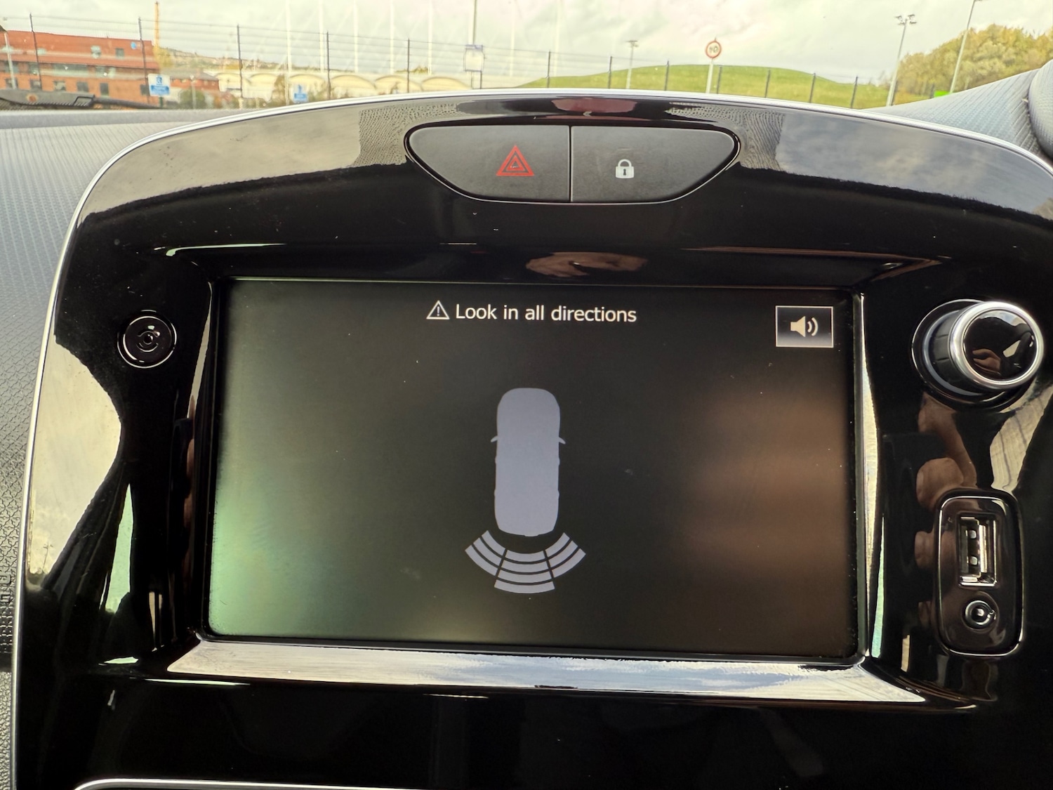 Used Renault Clio 2019 for sale - 76891808: Photo 10