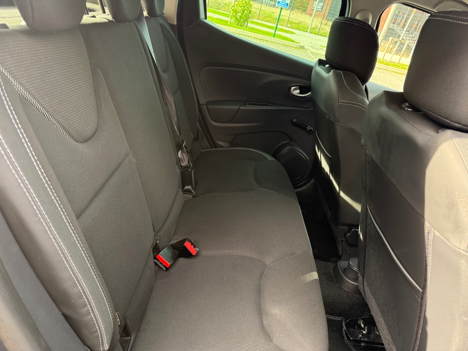 Used Renault Clio 2019 for sale - 76891808: Photo 15