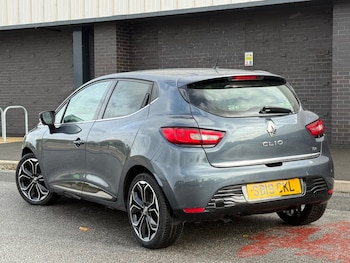 Used Renault Clio 2019 for sale - 76891808: Photo